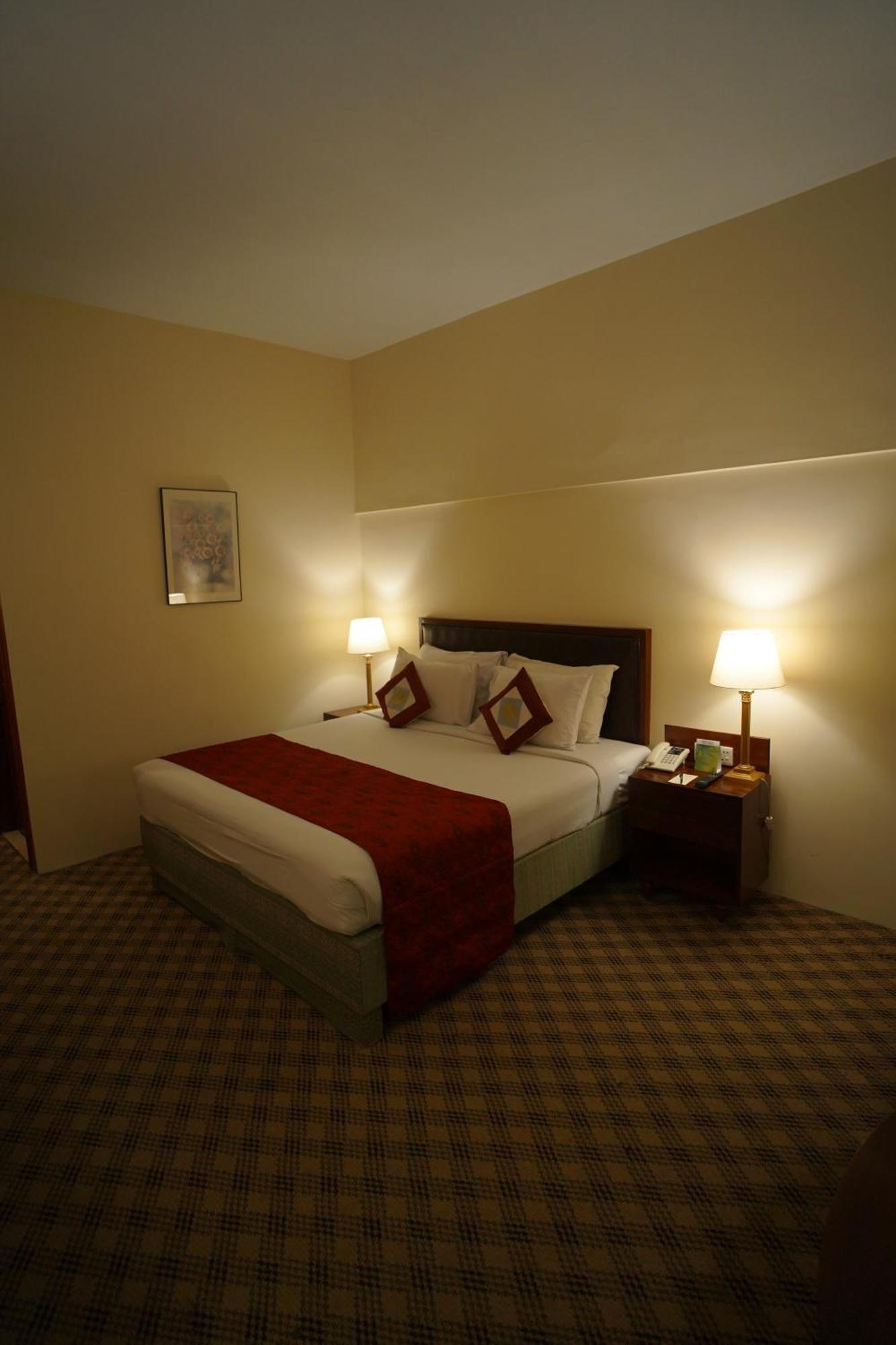 Mehran Hotel Карачи Екстериор снимка