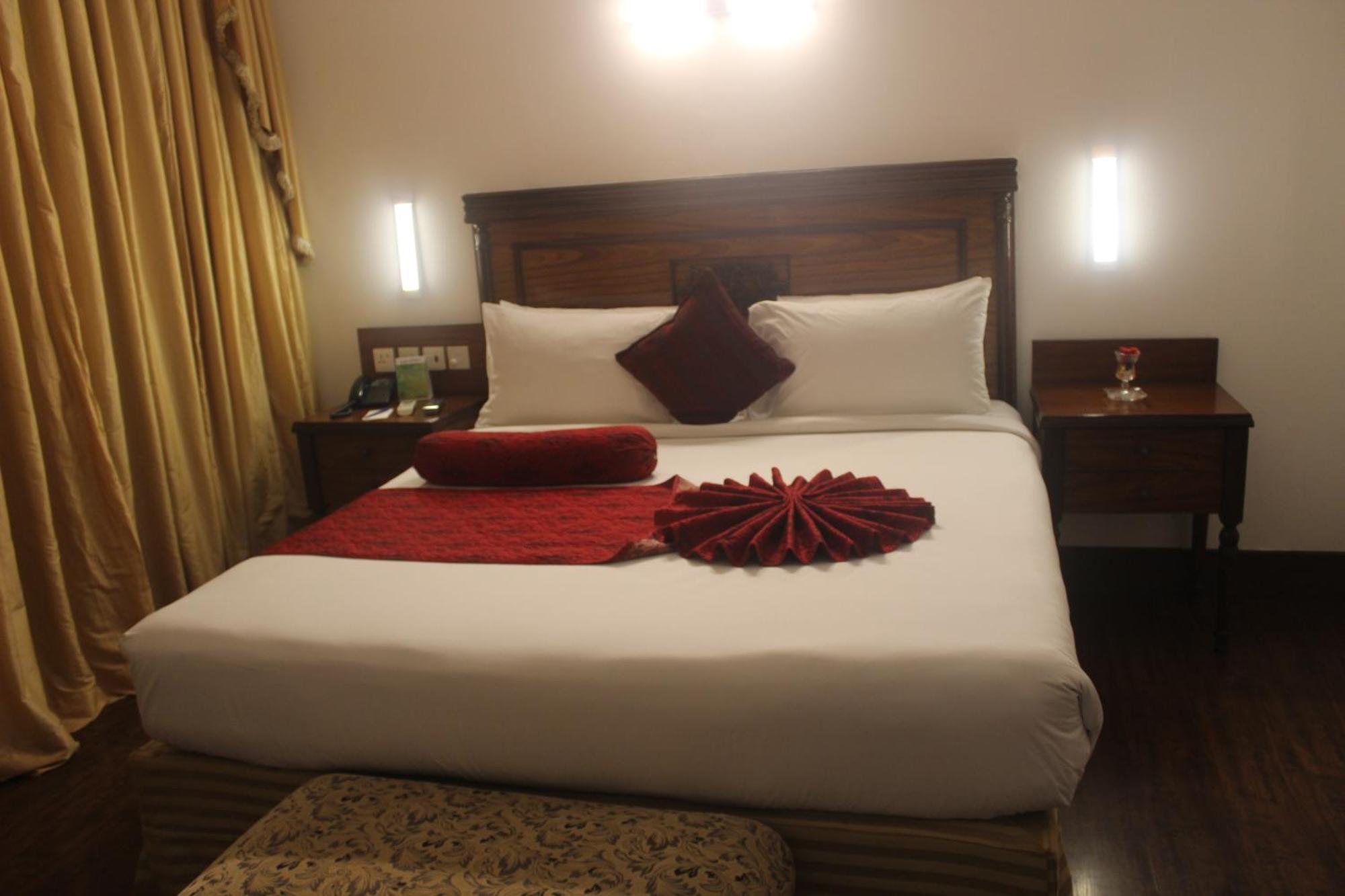 Mehran Hotel Карачи Екстериор снимка
