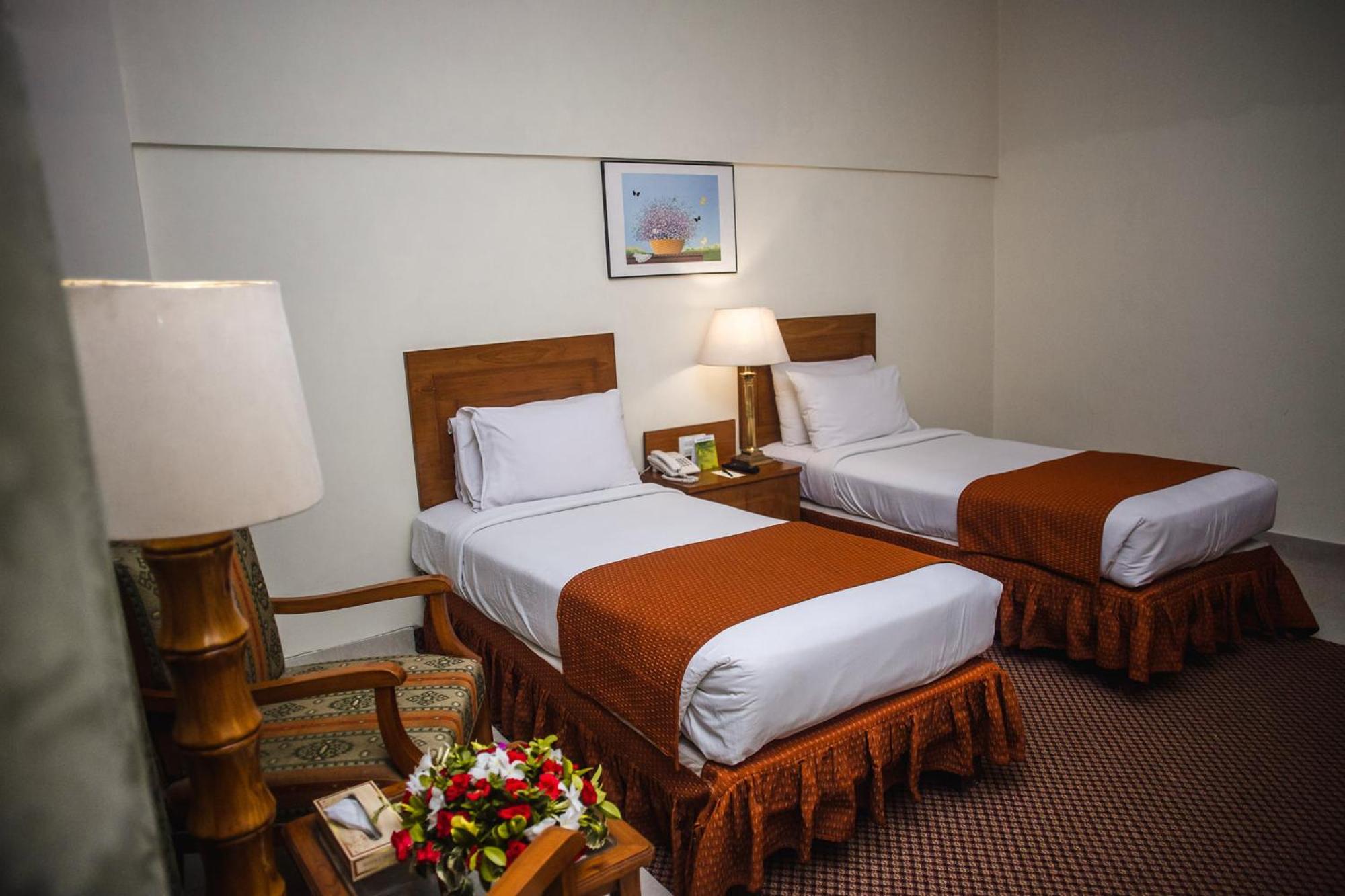 Mehran Hotel Карачи Екстериор снимка